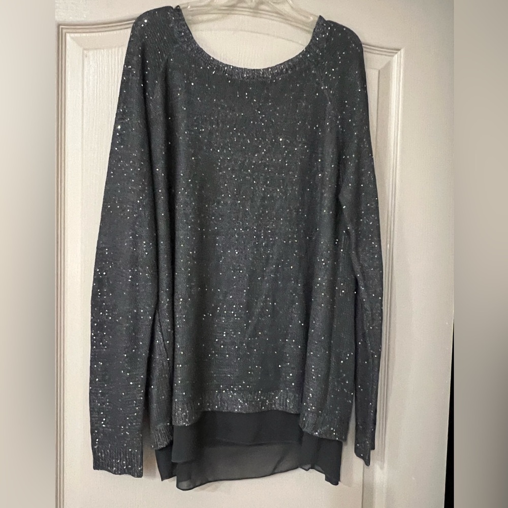 Sioni women’s gray top with sparkles. Size XL